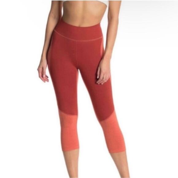 Outdoor Voices Tech Sweat Two-Tone Kneecap Crop Capri Leggings Size M Orange - Picture 14 of 16